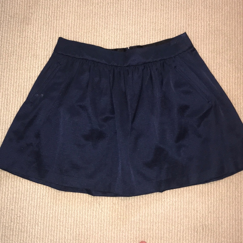 Pleated navy waist skirt